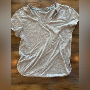 Toad&Co Gray V-Neck Pocket Tee Medium | Soft Eco Friendly Everyday Basic